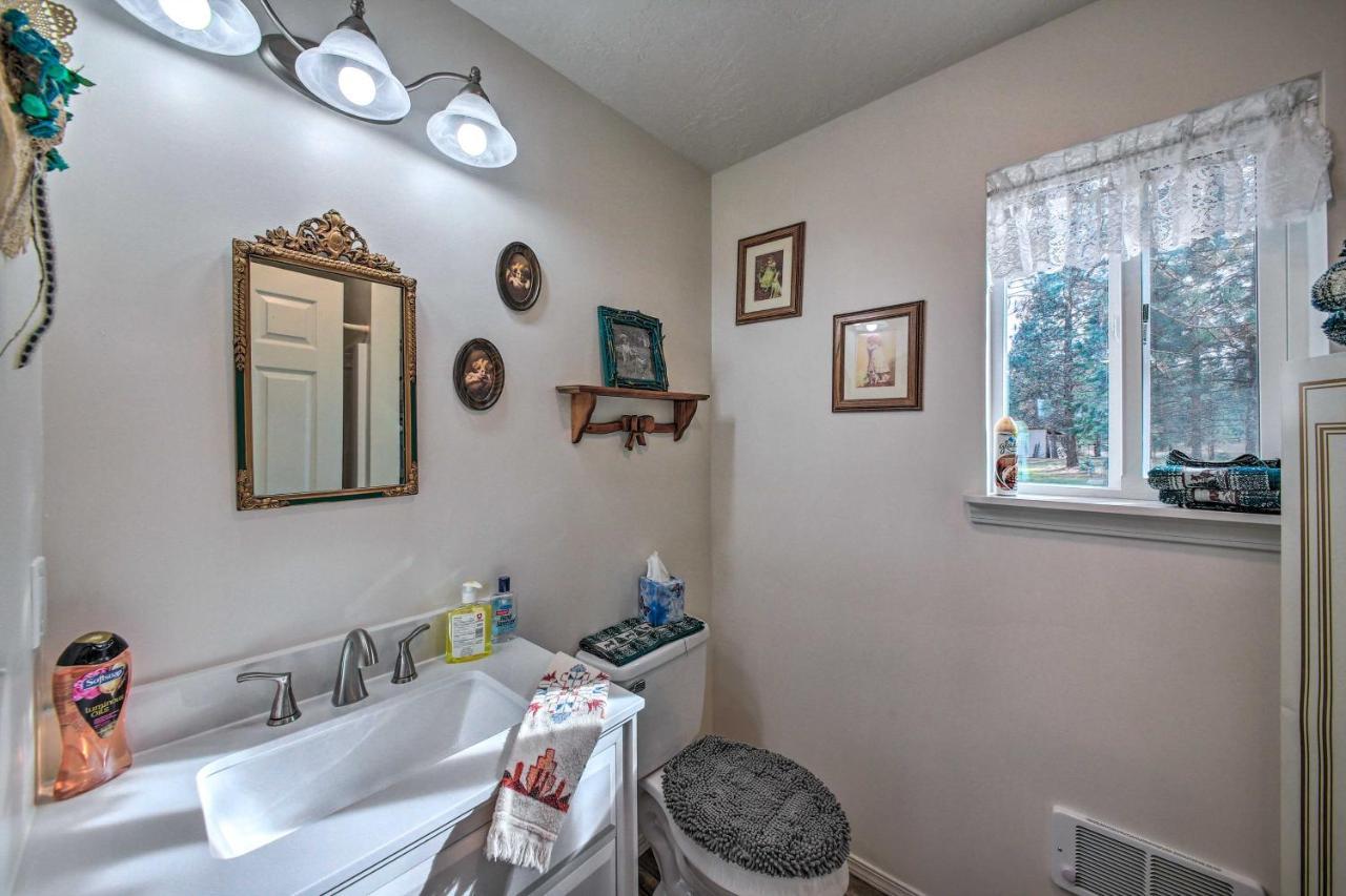 Pet-Friendly Libby Cottage With Mountain Views! Exterior photo